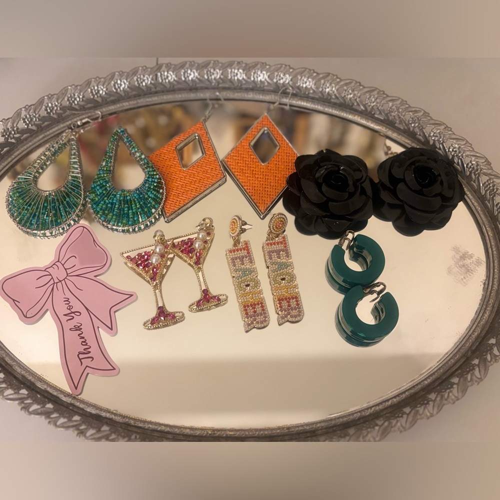 6 Pairs of Fashion Earrings